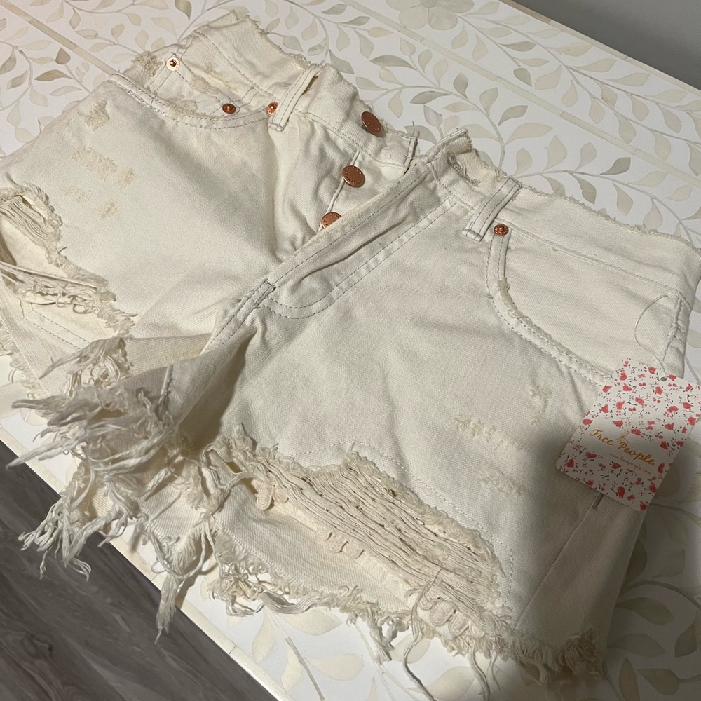 Free People We the Free Distressed Denim Shorts in Worn White-NEW